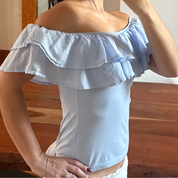 H&M Light Blue Pastel Off-Shoulder Ruffle Top – Size Small - Picture 4 of 9